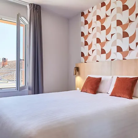 Originals Boutique, Larivaut, Hotel Puy-Guillaume