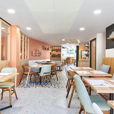Hotel Originals Boutique, Larivaut, 3*